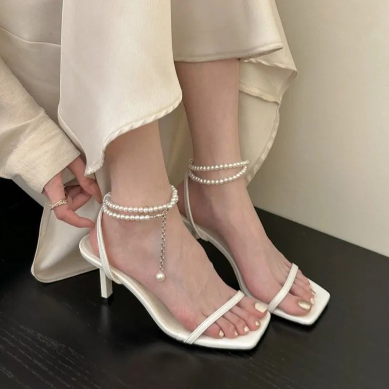 Low Heel Sandals Woman Leather Suit Female Beige Silver Summer High Heels Low-heeled Fashion Comfort Girls High-heeled Sandals