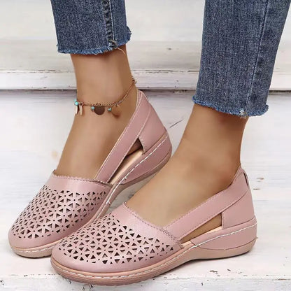 Summer soft sole mother sandals fish mouth middle-aged and elderly leather shoes flat middle-aged single shoes women's shoes