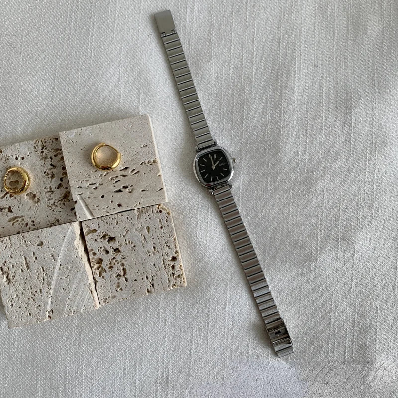 zkceenier  Women Quartz Watch