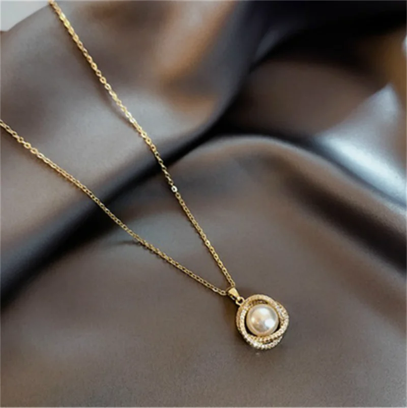 Pearl Pendant Necklace for Women