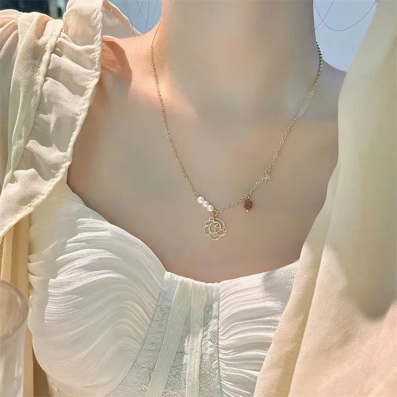 Vintage Zircon Flower Pearl Necklace