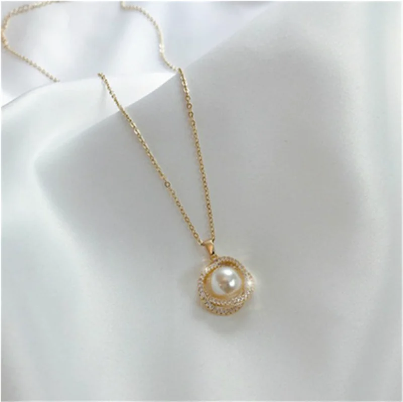 Pearl Pendant Necklace for Women
