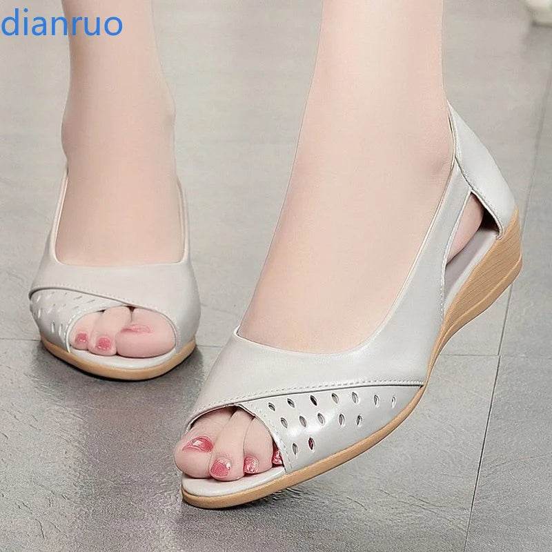 Summer soft sole mother sandals fish mouth middle-aged and elderly leather shoes flat middle-aged single shoes women's shoes - Imbasat