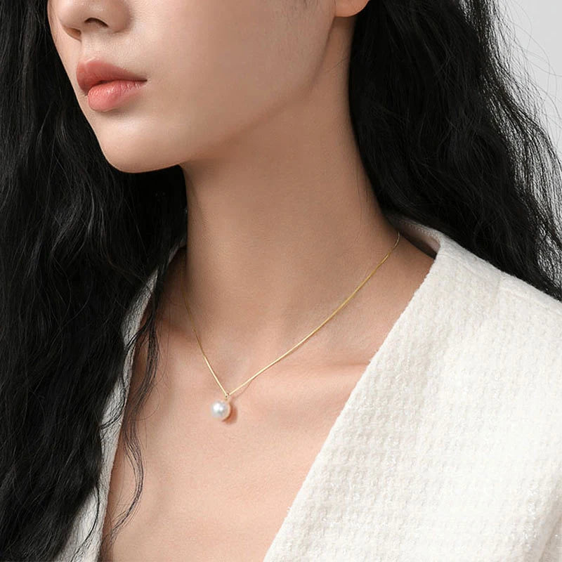 Huitan Round Imitation Pearl Pendant Necklace