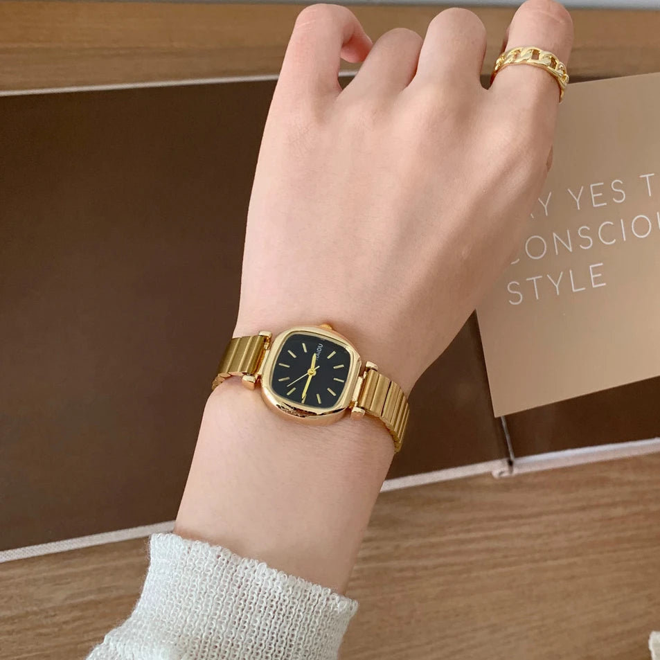 zkceenier  Women Quartz Watch