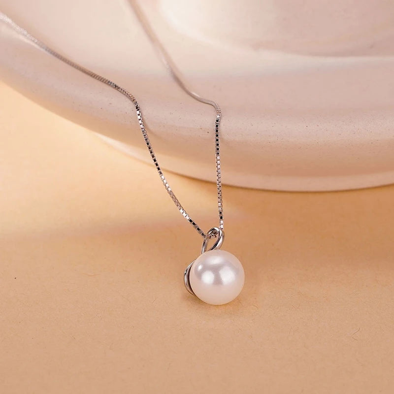 Huitan Round Imitation Pearl Pendant Necklace